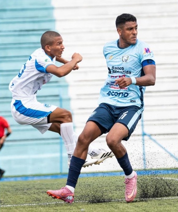 Génesis vs Victoria