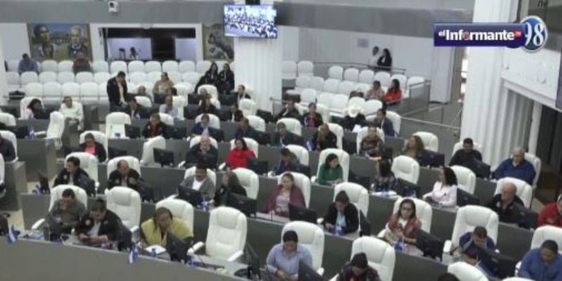 Wilfredo Navarro genera controversia con comentario: “Si estuviera en la oposición, estaría volando verga”