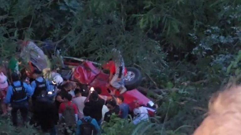 Tragedia en carretera: 4 muertos y 2 heridos deja caída de vehículo a hondonada en TGU