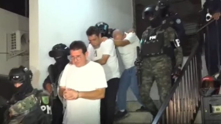 Suspende audiencia inicial contra acusados de planificar el asesinato de ‘Mel’