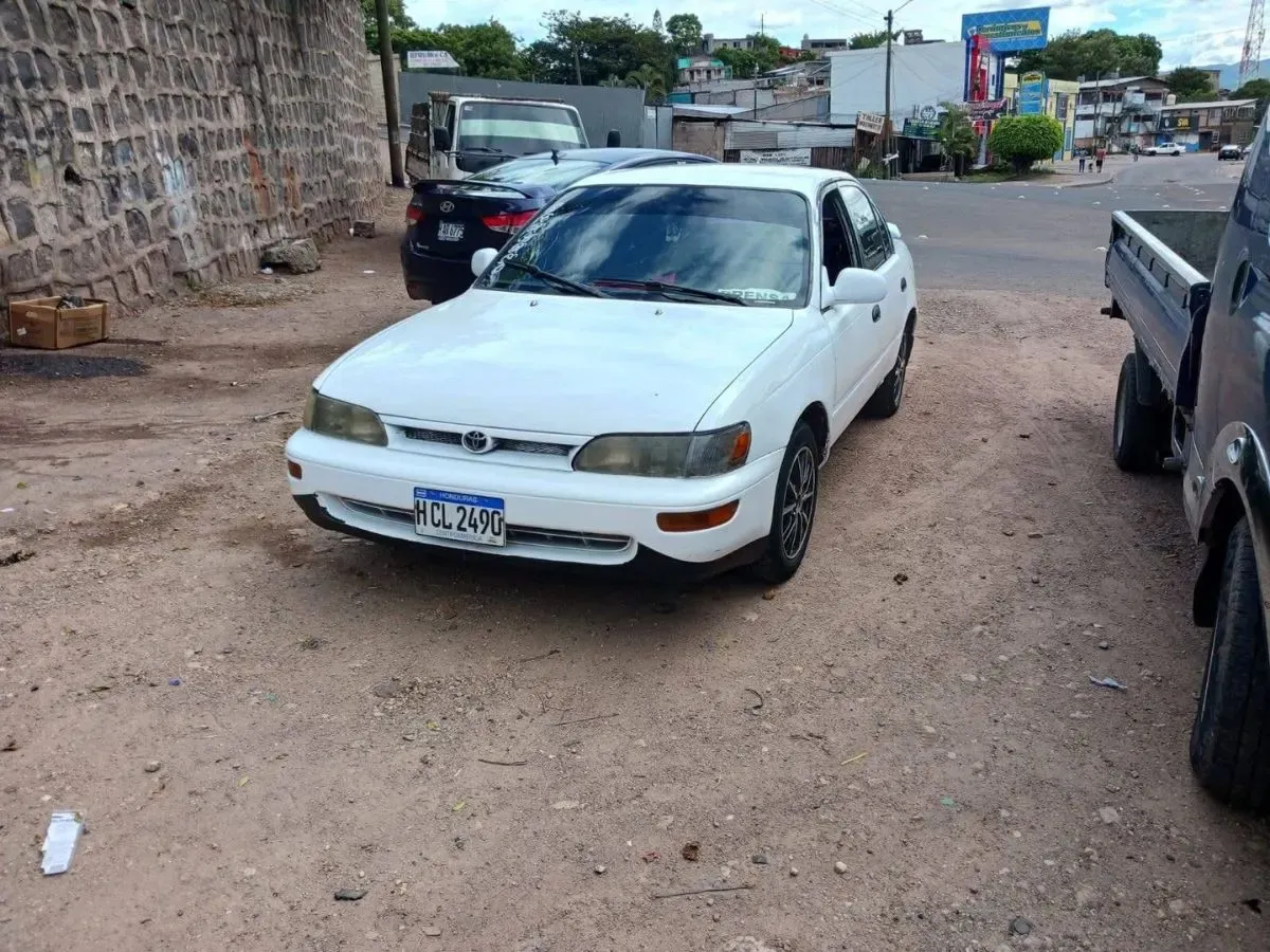 Roban carro de periodista hondureño