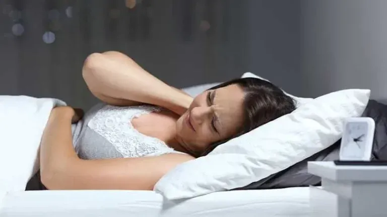 Dormir bien: una clave fundamental para aliviar el dolor crónico