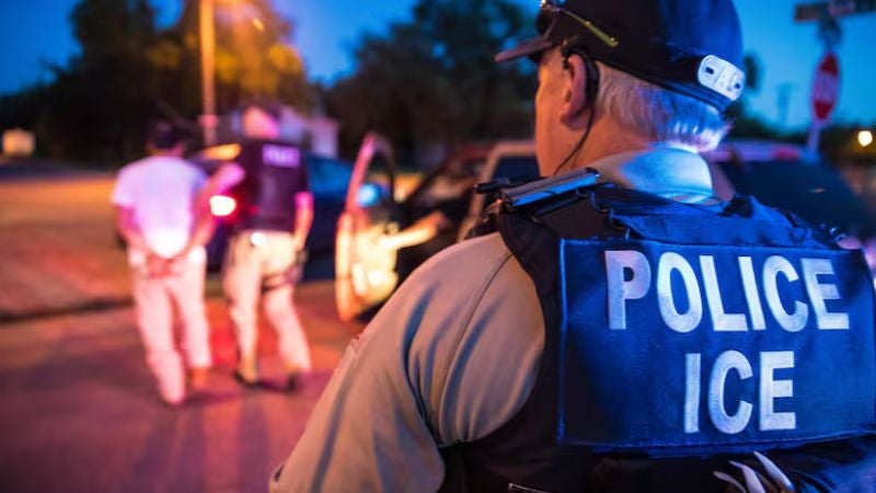migrante detenido ICE