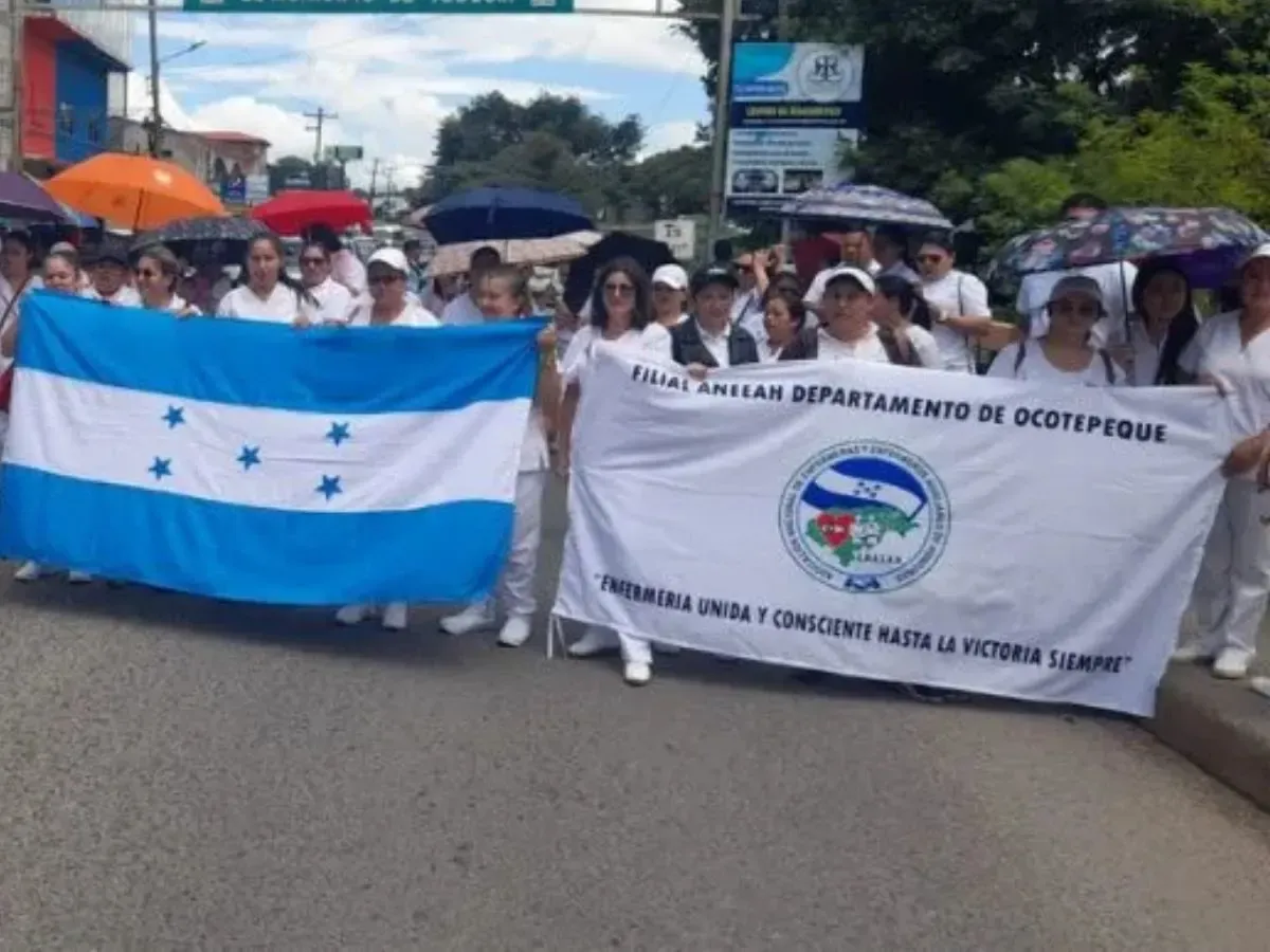 Enfermeras auxiliares anuncian paro