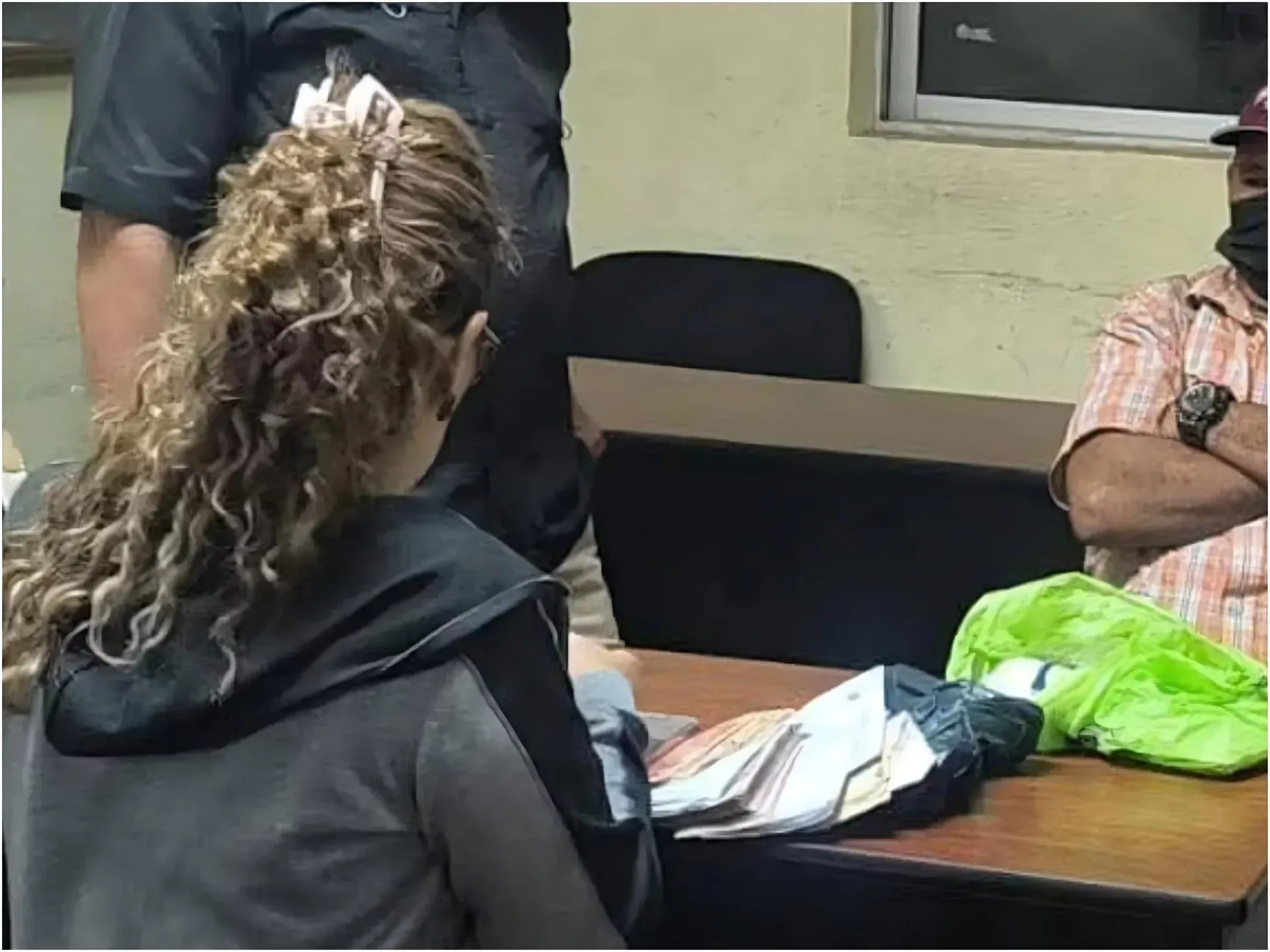 Hombre devuelve 60 mil lempiras hallados en La Kennedy (1)