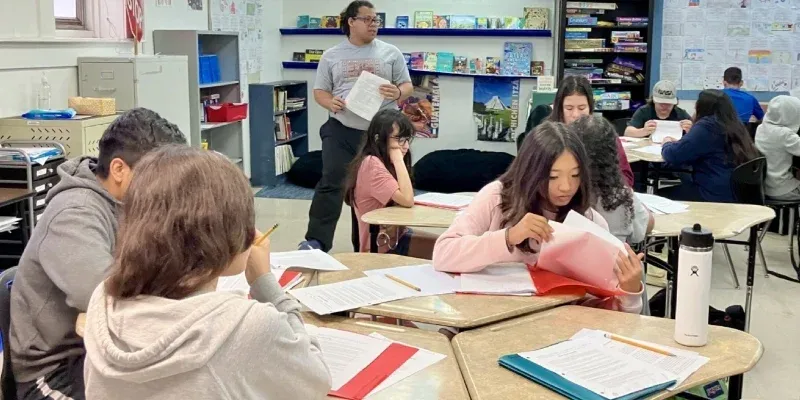 Juez federal bloquea ley que pretende exhibir los Diez Mandamientos en escuelas de Texas