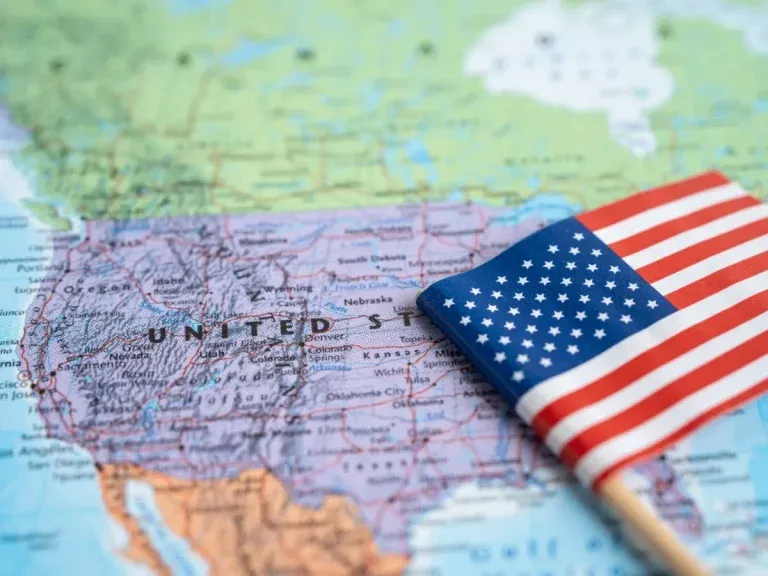 Cómo aprender inglés de forma gratuita en Estados Unidos: recursos para familias hispanas