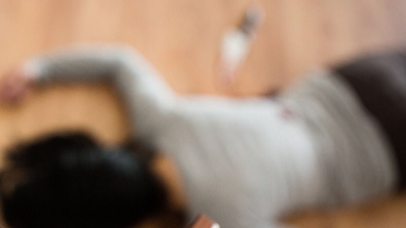 hombre asesina a pareja por dólares