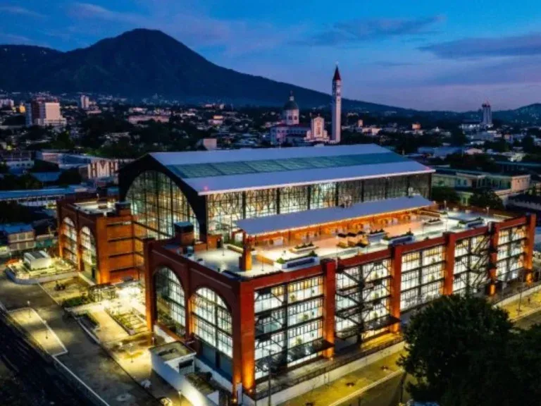 ¿Cuánto cuesta el moderno mercado inaugurado por Bukele?