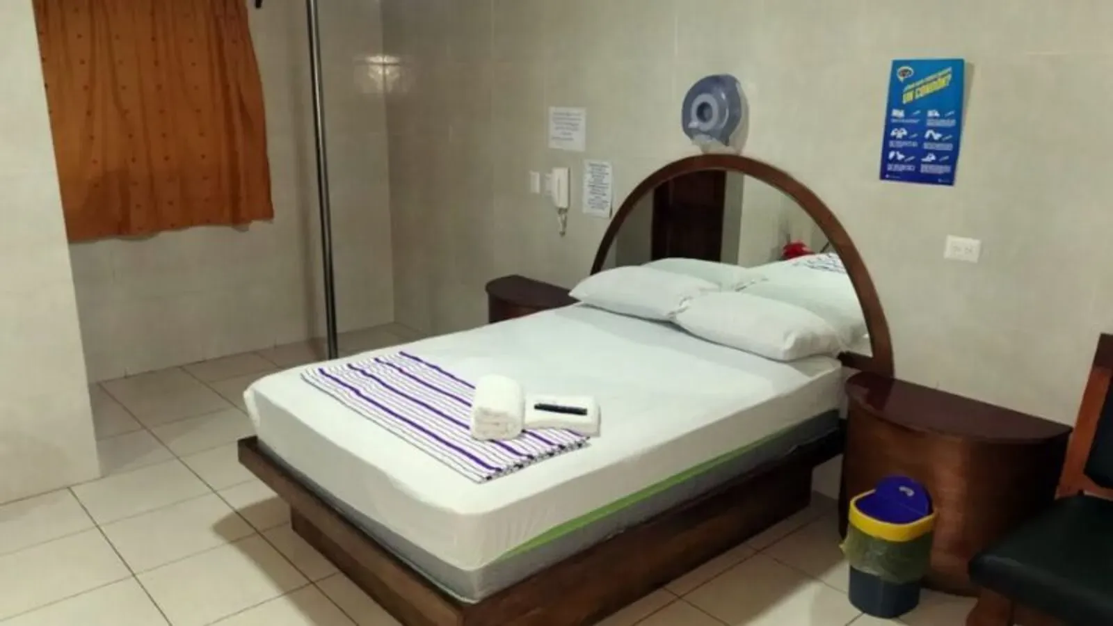 Profesora muere en motel
