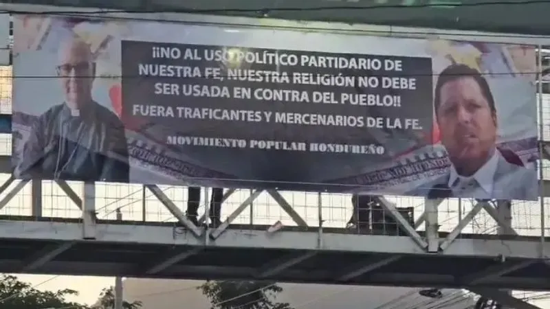 Las mantas contenían imágenes del arzobispo de Tegucigalpa, Vicente Nácher Tatay, y del pastor Gerardo Irías, presidente de la Confraternidad Evangélica.