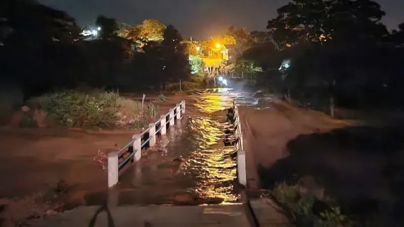 Puente en Gracias podría colapsar