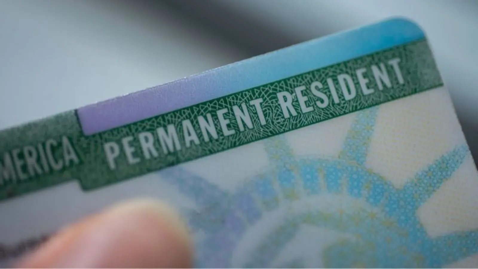 Advertencia para residentes con green card