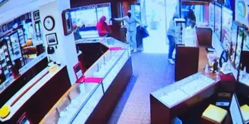 Roban $2 millones de una joyería en Washington en tiempo récord