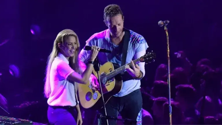 Shakira dedica tema especial a Chris Martin durante su concierto