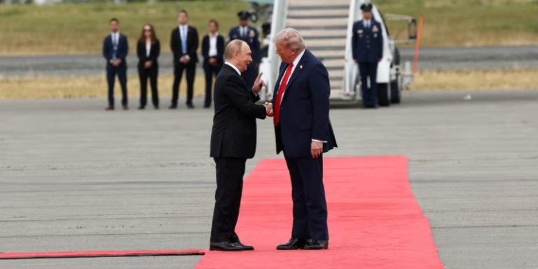 Trump y Putin llegan a Alaska para sostener una reunión clave sobre Ucrania