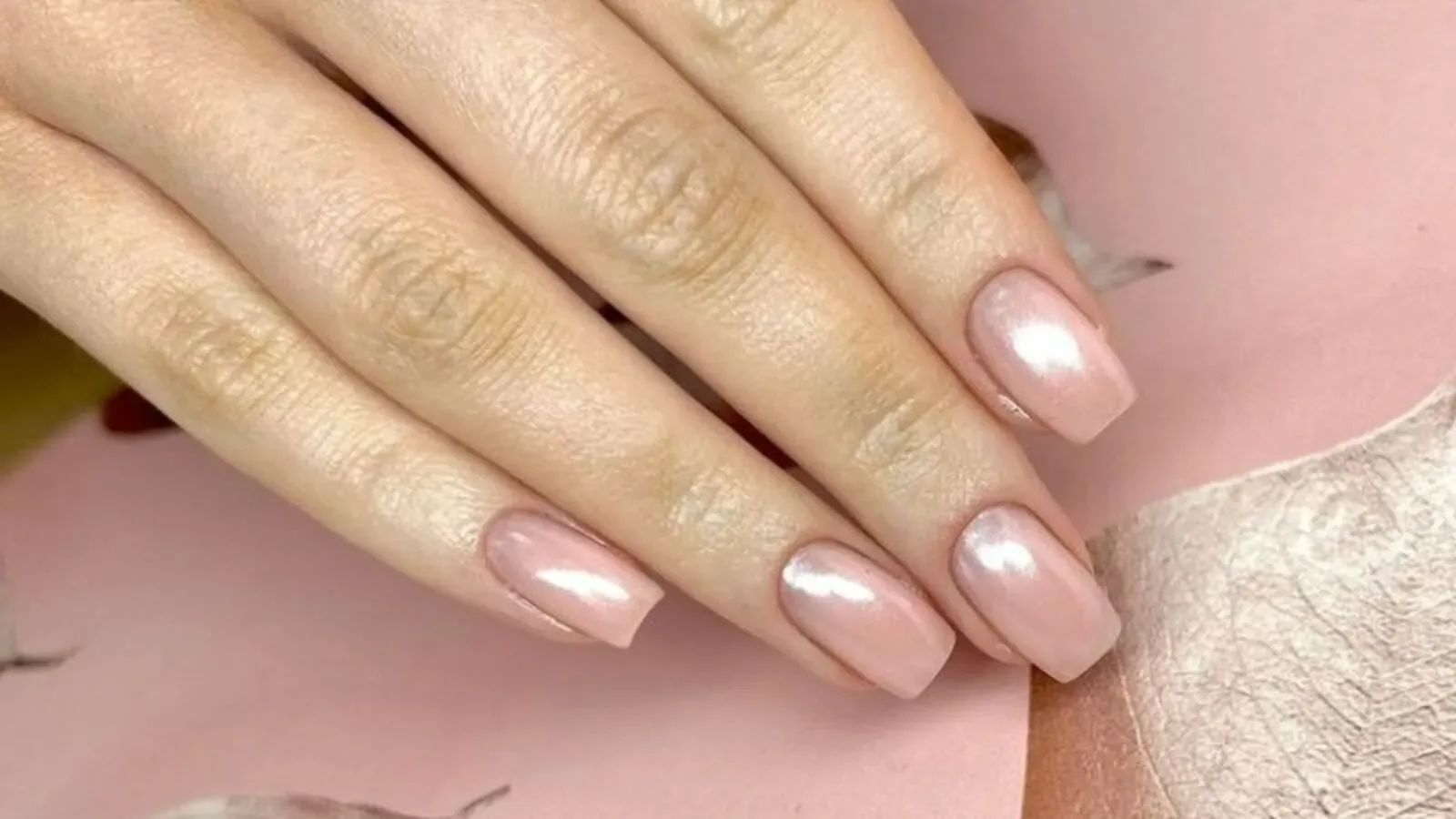 Manicure efecto perla