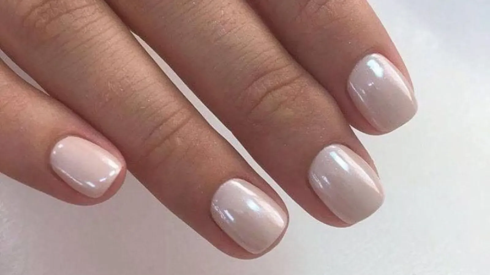 Manicure efecto perla