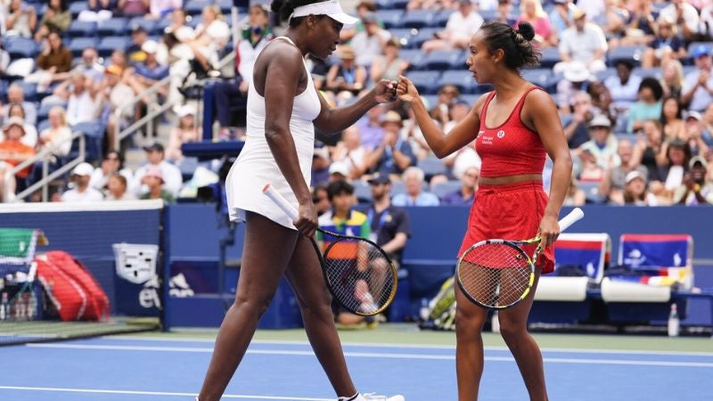 Venus Williams y Leyla Fernández lograron su segundo triunfo en el torneo de dobles femeninos del Abierto de Estados Unidos.