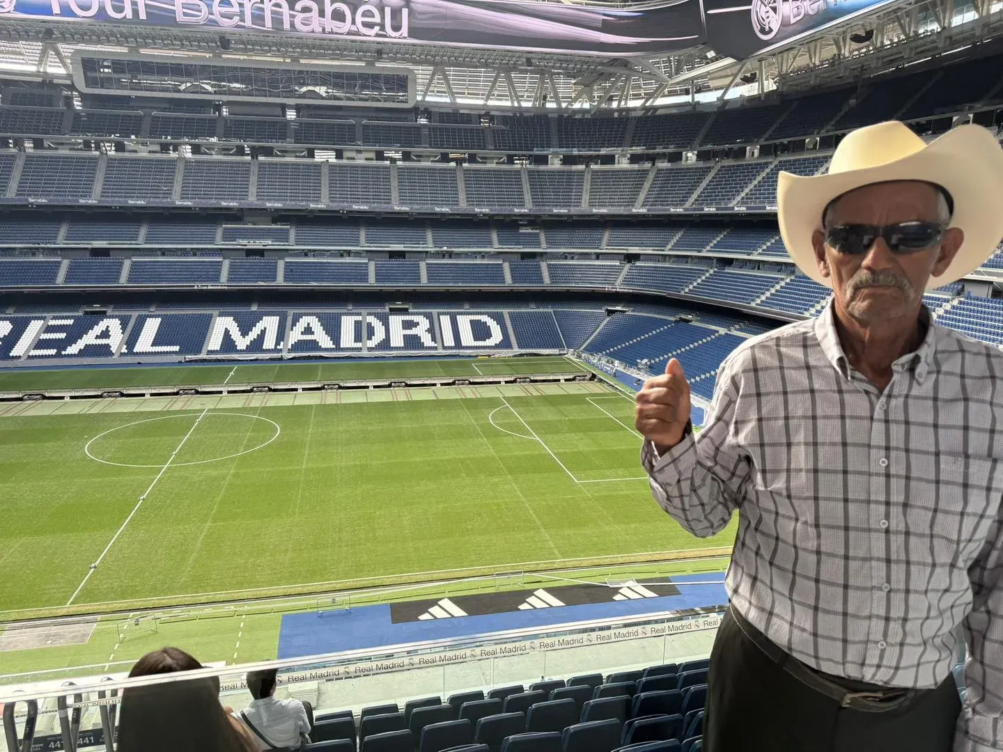 Abuelo hondureño Santiago Bernabéu
