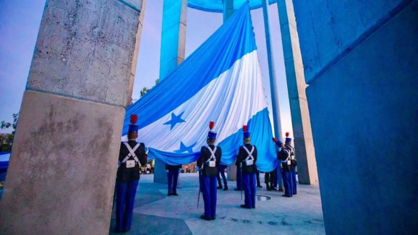 Honduras da inicio al mes patrio