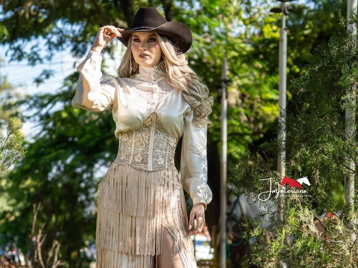 Bella danlidense desfile hípico