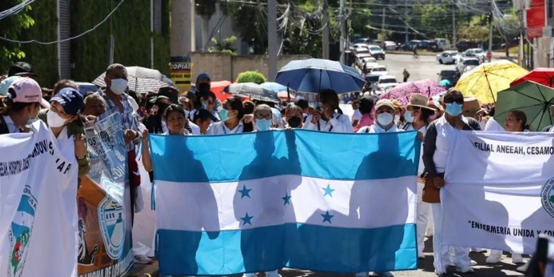 Enfermeras suspenden protesta pero anuncian nuevas acciones en todo el país