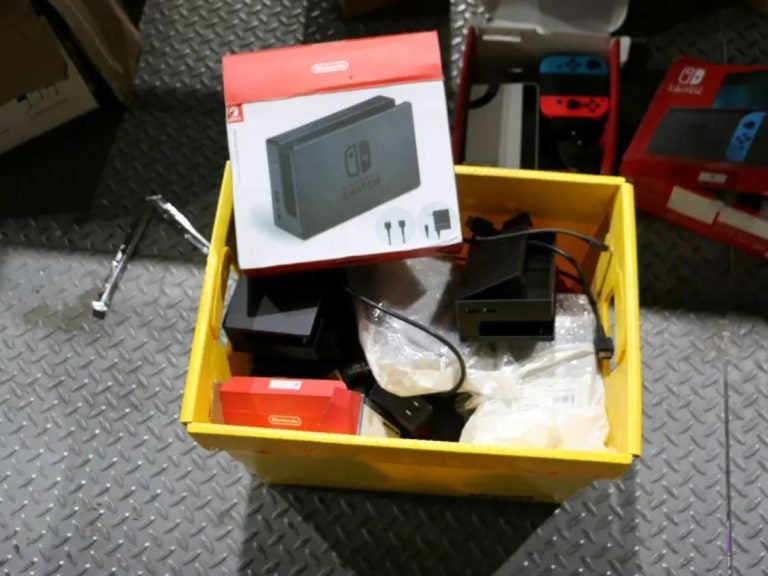 Hombre gana más de $2 millones con falsificaciones de Nintendo; reseñas negativas lo delataron