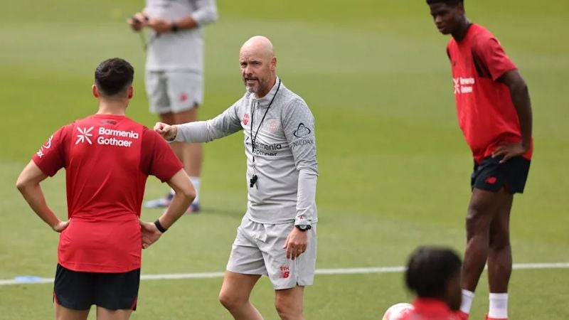 El entrenador neerlandés solo dirigió dos partidos oficiales en la Bundesliga antes de ser despedido. 