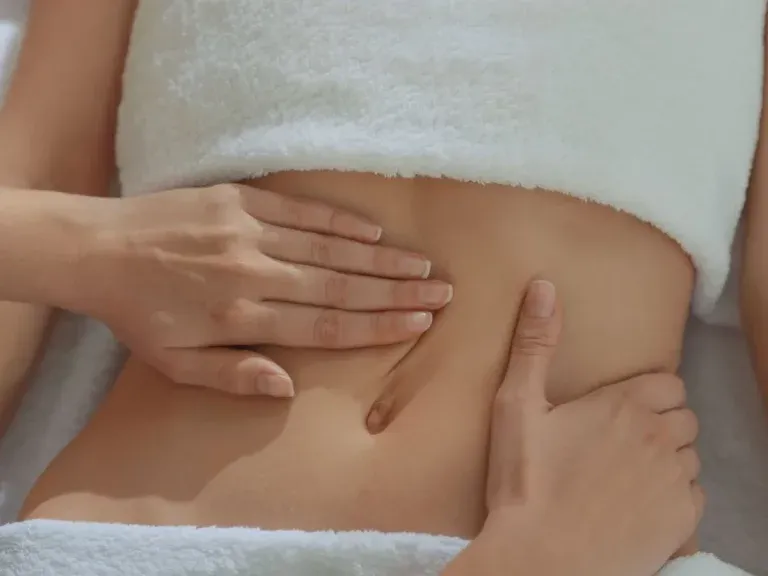 Beneficios de los masajes linfáticos y cómo cambian tu cuerpo