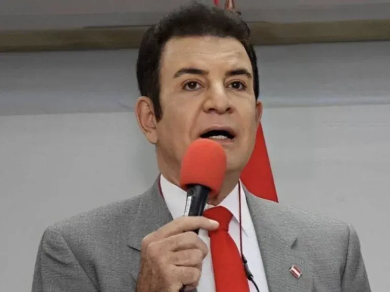 Salvador Nasralla denuncia adjudicación de proyectos antes de las generales