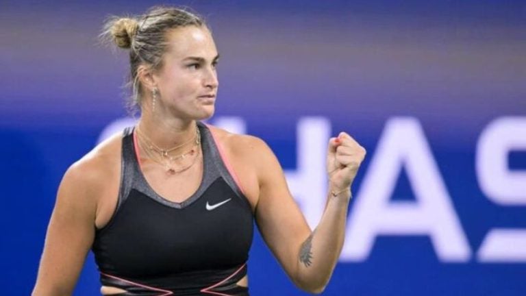 Sabalenka avanza a semifinales del US Open por retirada de Vondrousova