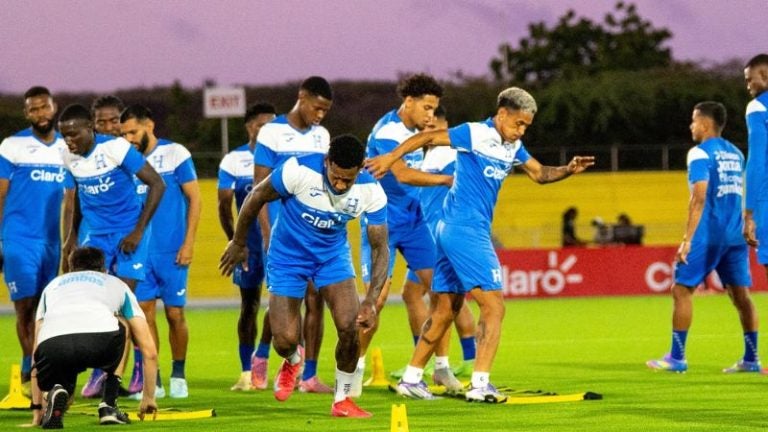 El seleccionador Reinaldo Rueda ya tiene en mente a los sustitutos de Denil Maldonado y Kervin Arriaga.