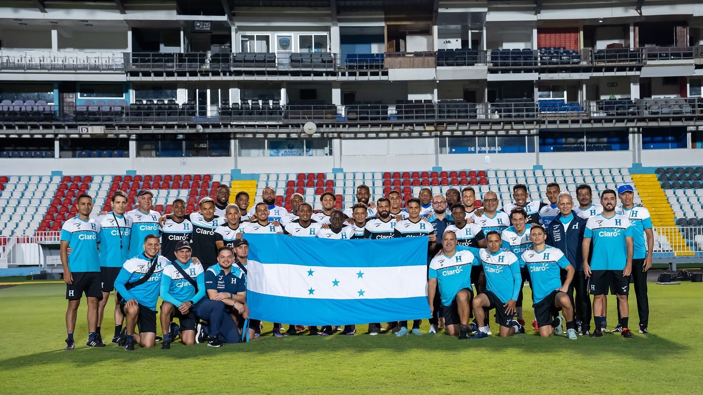 El último entrenamiento lo realizó la Selección en el estadio Nacional "Chelato Uclés", donde lucieron con orgullo la bandera de las cinco estrellas.