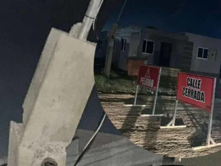 Pobladores de Puerto Cortés denuncian daños en tendido eléctrico por equipo pesado